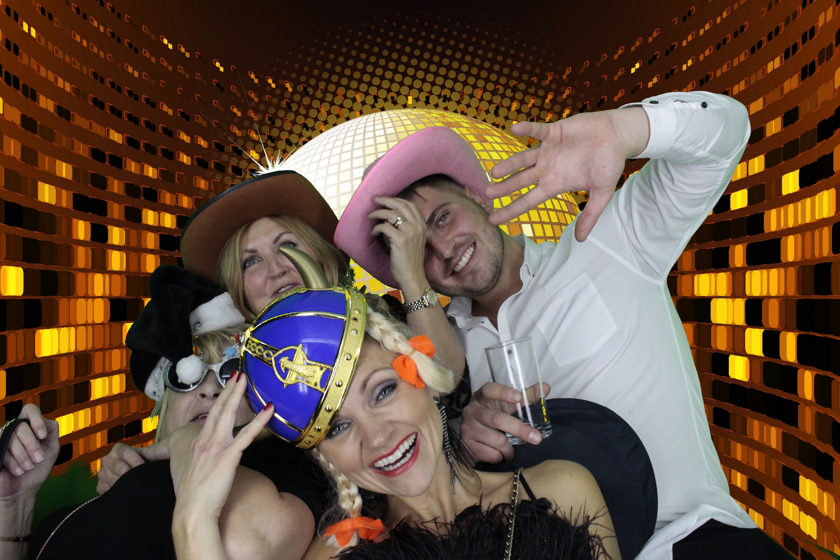 Christine's 60th Birthday | View more photos from the event at gallery.myphotoboothexperience.co.uk/u/MyPhotoBoothExperienceLtd/Christines-60th-Birthday